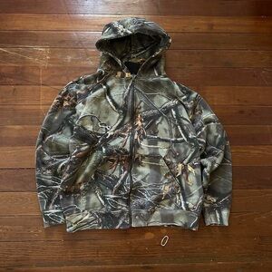 Realtree Camouflage Zip Up Sweater